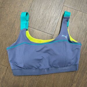 PUMA USP Dry women's Padded Sports bra Size L New